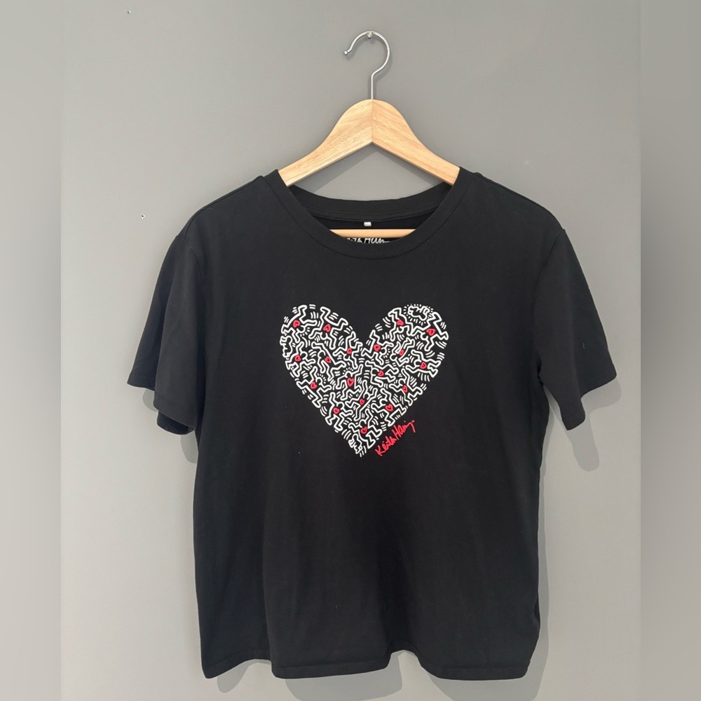 Keith Haring Black Short Sleeve Tee with Heart Graphic | Size M